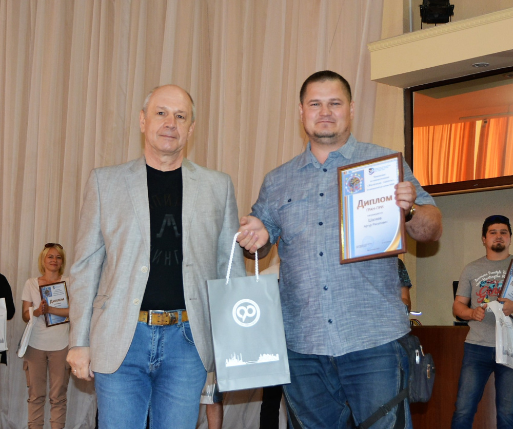 Чемпион по запоминанию работает в МагМеталлПаке! 