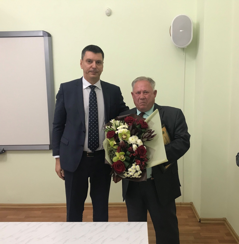 Помощь человеку – во главу работы. 